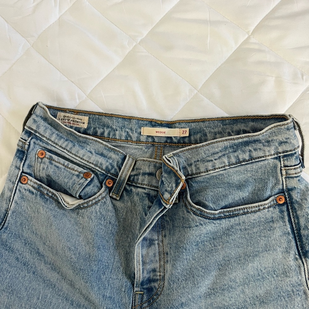 Levi's Wedgie Straight Jeans - Picture 2 of 4